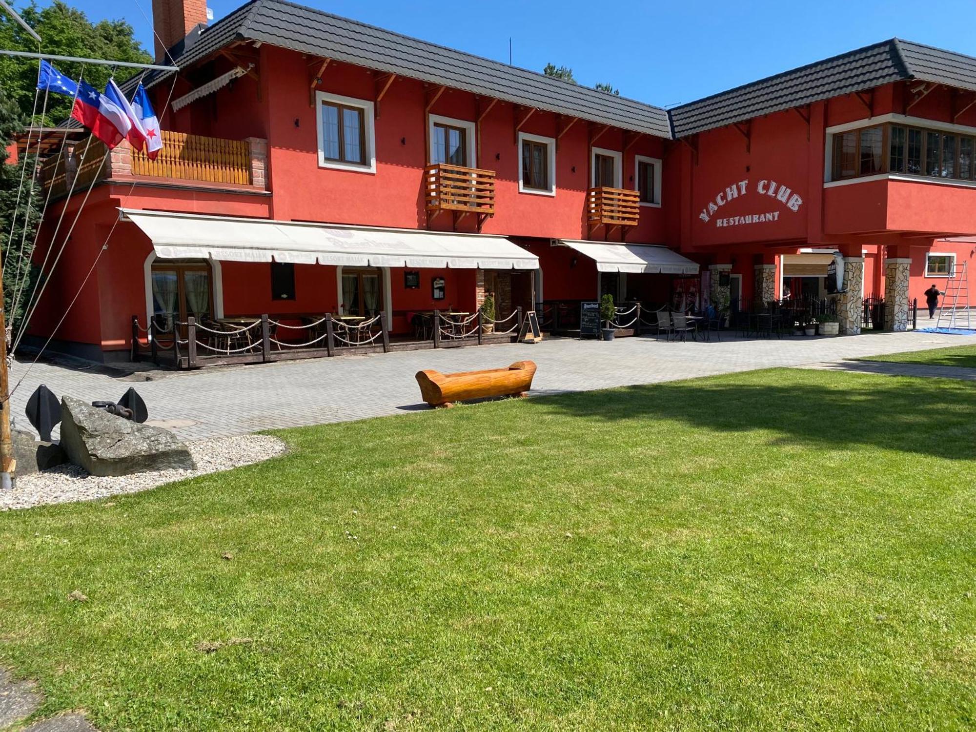 Apartman Majak U Zermanicke Prehrady Pitrov Luaran gambar